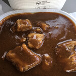 セブンイレブン - 料理写真:牛肉ゴロゴロカレー(2021.01/現在)