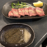 焼肉 牛ごろ - 牛レアレバー（880円＋税）