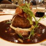 エルナ・アドリアーン - 