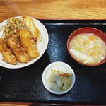 Wafuu Resutoran Kura - イカ天丼（みそ汁，漬物付き）