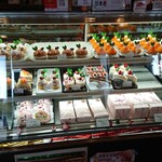 松月 - 洋菓子ショーケース
