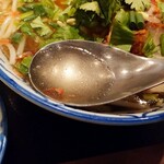 Roi Khon - スープは美味いのよ