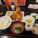 Yuu Yake Koyake - 私の頼んだ、ミックスフライ定食(税込700円)