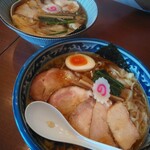 白河手打中華そば 大志 - ワンタン麺(普通)とデラックス大志(大盛り)