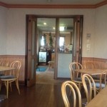 カフェ スパッツァ - 喫煙テーブル