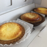 BAKE CHEESE TART - 「みかんチーズタルト」「ブルーベリーチーズタルト」「(ノーマルの)チーズタルト」