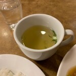 南海飯店 - かたい焼ソバのスープ