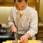 日本橋 蕎ノ字 - ☆静岡富士宮市の富士山麓で捕獲した鹿肉を、藁で燻して使う。