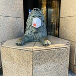 日本橋 蕎ノ字 - ☆三越の玄関のライオンもマスクをしてコロナ対策。