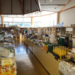 NOBLE - 도로 휴게소 내의 특산물 판매점(o_o)