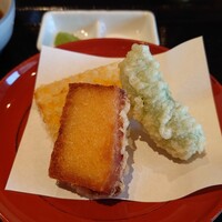 京都祇園 天ぷら八坂圓堂 - とうもろこし、海老のすり身、えんどう豆のコロッケ
