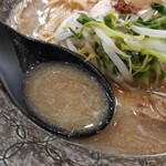 極麺 青二犀 - ガッツリ煮干しの効いた味噌スープです