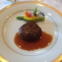 綱町三井倶楽部 - 肉料理（北海道産牛ヒレ肉のステーキ）