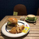 ファンゴー - 【1月のMonthly Burger】 
      
      『25th Anniversary  Burger¥1000』