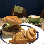 ファンゴー - 【1月のMonthly Burger】 
            
            『25th Anniversary  Burger¥1000』