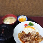 三光楼食堂 - 焼肉定食