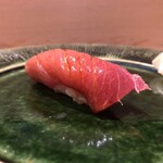 うを徳 - トロと中トロの間（握り）