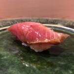 うを徳 - 鰹 藁焼き（握り）