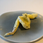 レストラン オオツ - 2020.12 アオリイカ（ゲソとミミ）香草フリット