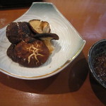 酒肴遊善 じねん - 増田さんのしいたけ　炭焼き