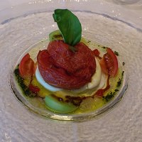 横浜モノリス - 手の込んだ前菜はとても酸味が生きています。