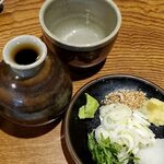 志な乃 - 蕎麦つゆ、薬味