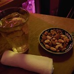 南蛮渡来 - 角ハイボール500円 ミックスナッツ350円