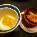 げんかい食堂 - 冬瓜の煮物と焼売の器の蓋オープン