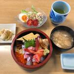 寿し割烹 つばめ - 料理写真:ちらし寿し(並)