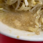 ラーメン二郎 - 【再訪】ここまでド乳化の本店スープは珍しい