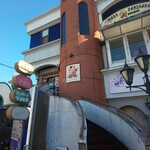 マロ男爵 - 外観