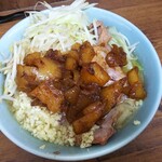 ラーメン二郎 - ラーメン（麺少なめ）ニンニクアブラマシマシ　750円