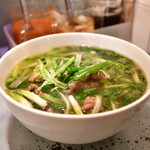 PHO THIN TOKYO - 〈1日10食限定〉「生麺」の牛肉のフォー@1,010円：全景