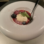 じだいや featuring Massimo Mariani - いちごのデザート