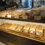 AGRO@FORESTRY NATURAL BAKERY CAFE - パンの陳列