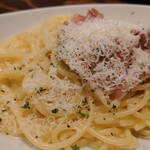 イタリア食堂 Ciao!! - クリームソースパスタにチーズをかけてくれました！