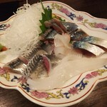 金町製麺 - 刺身盛（自家製シメサバ、イワシ、秋刀魚、アオリイカ、真鯛）