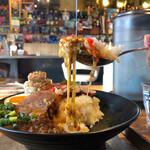 ロックなカレー屋 YASSカレー - スタンド THE・WORLD で時が止まったチーズリフト