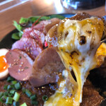 ロックなカレー屋 YASSカレー - 甘いカレーと焦がしチーズが最高