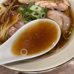 麺処 ほん田 - 贅沢な出汁のスープ