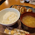 Sapporo Gyouzayasan - ライス小(190円)、味噌汁(130円)です。
