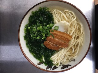 丸三（まるみつ）冷し物店 - 潮の香　アーサそば　800円