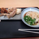 讃岐めん うどんや - ぶっかけうどん冷並と半熟たまご、げそ 、とり天、王家の唐揚げ