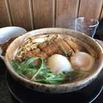 麺創 なな家 - かつ鍋味噌煮込みラーメン 1300円
      （+ 南信州白ネギ多め 200円 + 温泉卵ダブル 100円）