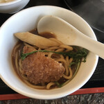 麺創 なな家 - かつ鍋味噌煮込みラーメン 1300円
      （+ 南信州白ネギ多め 200円 + 温泉卵ダブル 100円）