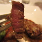 ラール・エ・ラ・マニエール - 今まで食べた牛でも一番柔らかく、肉の味も良く・・・ワインと共に至福の時。