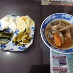 わたなべ - どちらの蕎麦にもおかず付き