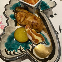 和創ふんりんかん ぎり - 岩牡蠣、干し柿とチーズ、鳴門金時