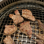 大衆豚焼肉 元祖ぶたせんたー - タン元にレバー、ハツ、のど笛