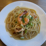 芋芋屋 - エビのサフランソース